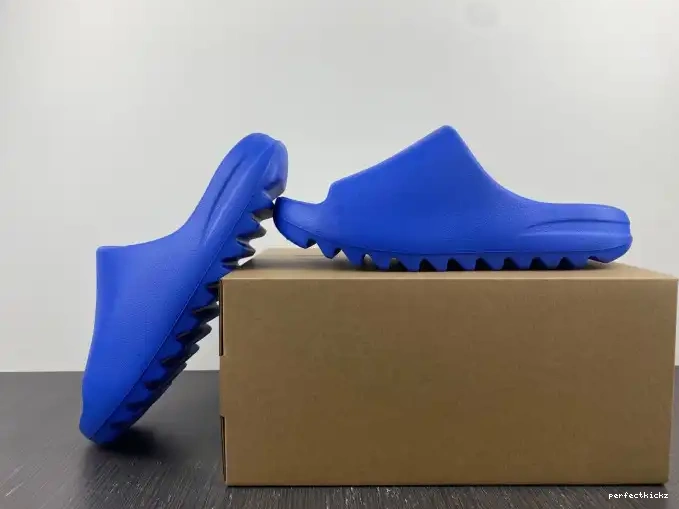 ID4133 Slide Adidas Azure Yeezy 0508